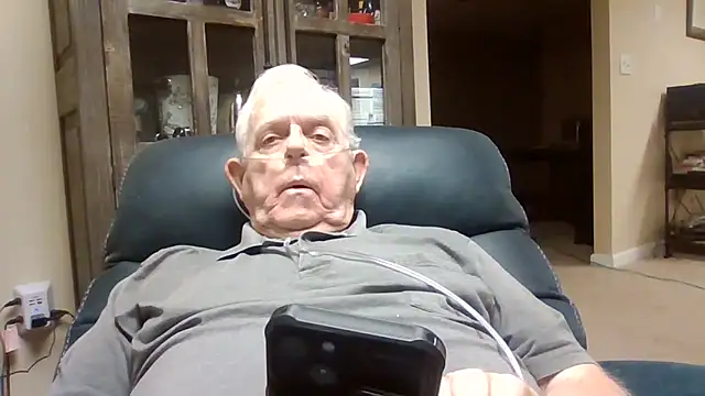 Snapshot of bootlegmanz chatting on May 14, 2026, 2:03 pm bootlegmanz online show from May 14, 2026, 2:03 pm