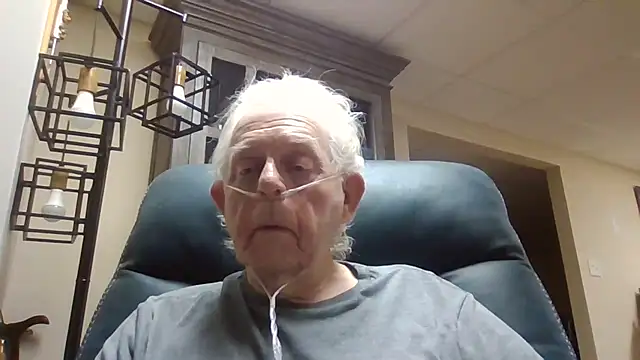 Snapshot of bootlegmanz chatting on April 18, 2026, 5:54 am bootlegmanz online show from April 18, 2026, 5:54 am