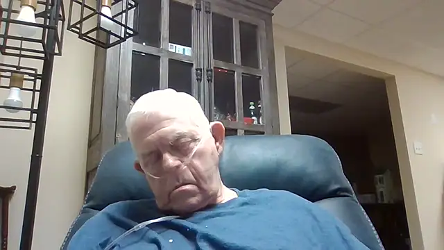 Snapshot of bootlegmanz chatting on October 7, 2025, 12:50 pm bootlegmanz online show from October 7, 2025, 12:50 pm