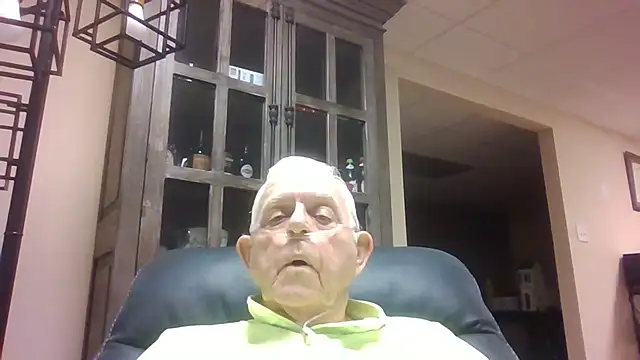 Snapshot of bootlegmanz chatting on October 14, 2025, 4:51 pm bootlegmanz online show from October 14, 2025, 4:51 pm