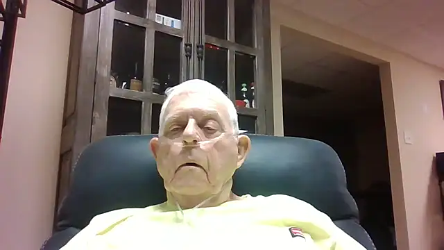 Snapshot of bootlegmanz chatting on October 3, 2025, 2:18 pm bootlegmanz online show from October 3, 2025, 2:18 pm