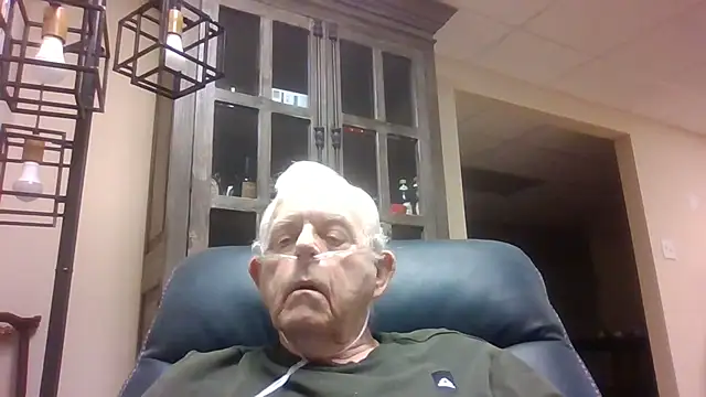 Snapshot of bootlegmanz chatting on November 30, 2025, 4:52 pm bootlegmanz online show from November 30, 2025, 4:52 pm