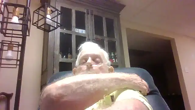 Snapshot of bootlegmanz chatting on November 24, 2025, 7:14 pm bootlegmanz online show from November 24, 2025, 7:14 pm