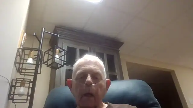 Snapshot of bootlegmanz chatting on September 11, 2025, 4:29 pm bootlegmanz online show from September 11, 2025, 4:29 pm