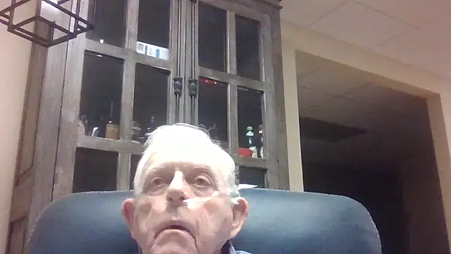 Snapshot of bootlegmanz chatting on November 21, 2025, 2:27 pm bootlegmanz online show from November 21, 2025, 2:27 pm