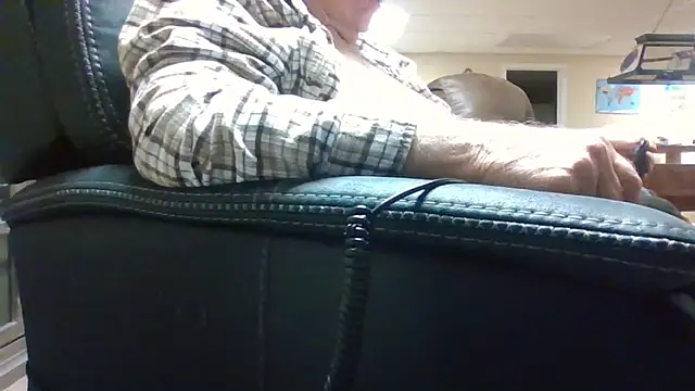 Snapshot of bootlegmanz chatting on April 21, 2026, 1:42 am bootlegmanz online show from April 21, 2026, 1:42 am