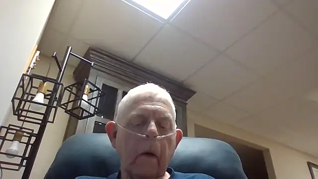 Snapshot of bootlegmanz chatting on September 17, 2025, 6:21 pm bootlegmanz online show from September 17, 2025, 6:21 pm