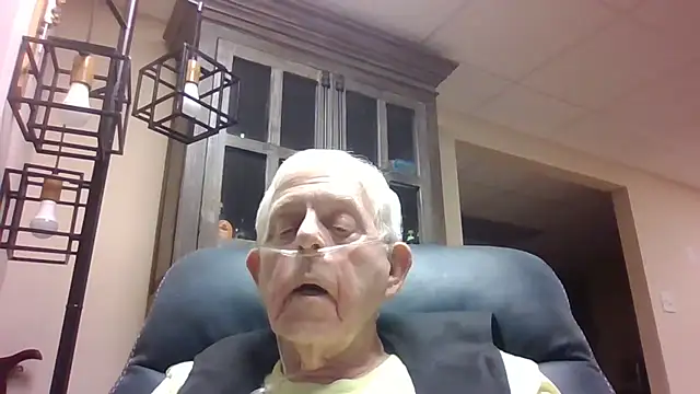 Snapshot of bootlegmanz chatting on May 16, 2026, 3:05 am bootlegmanz online show from May 16, 2026, 3:05 am