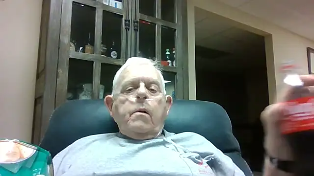 Snapshot of bootlegmanz chatting on October 4, 2025, 5:25 pm bootlegmanz online show from October 4, 2025, 5:25 pm