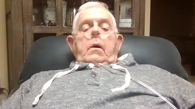 Snapshot of bootlegmanz chatting on October 24, 2025, 9:36 pm bootlegmanz online show from October 24, 2025, 9:36 pm