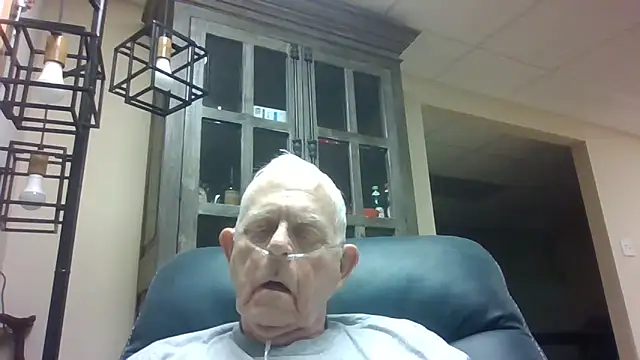 Snapshot of bootlegmanz chatting on September 24, 2025, 1:13 am bootlegmanz online show from September 24, 2025, 1:13 am