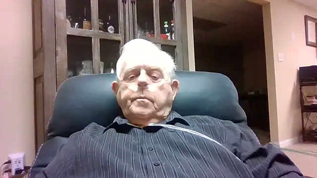 Snapshot of bootlegmanz chatting on December 16, 2025, 3:38 pm bootlegmanz online show from December 16, 2025, 3:38 pm