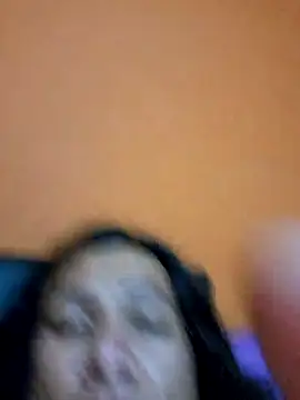 Snapshot of miicheele32 chatting on October 29, 2025, 6:45 am miicheele32 online show from October 29, 2025, 6:45 am