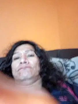 Snapshot of miicheele32 chatting on December 3, 2025, 3:55 pm miicheele32 online show from December 3, 2025, 3:55 pm