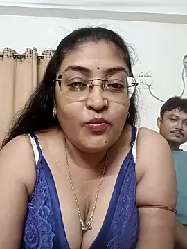 LAVERNIYA  online show from September 19, 2025, 7:18 pm