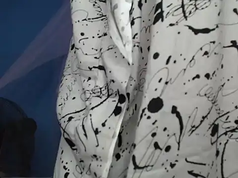 Snapshot of TrishaKalid chatting on November 13, 2025, 9:57 am TrishaKalid online show from November 13, 2025, 9:57 am