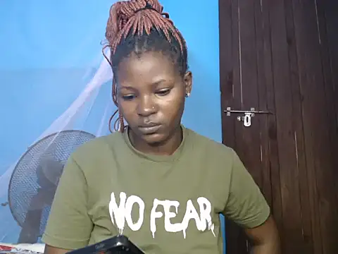 Snapshot of TrishaKalid chatting on December 16, 2025, 9:24 am TrishaKalid online show from December 16, 2025, 9:24 am