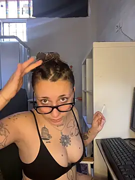 Snapshot of Hawitxui chatting on October 26, 2025, 10:37 am Hawitxui online show from October 26, 2025, 10:37 am