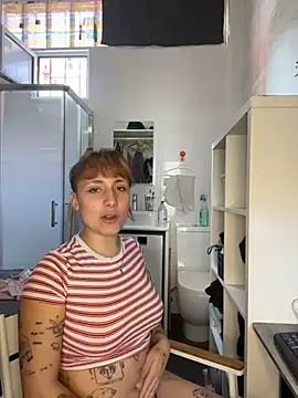 Snapshot of Hawitxui chatting on October 24, 2025, 12:15 pm Hawitxui online show from October 24, 2025, 12:15 pm