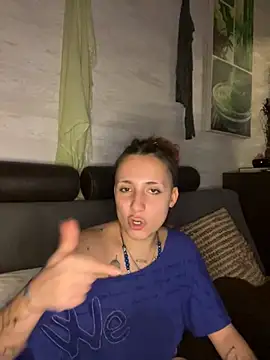 Snapshot of Hawitxui chatting on October 13, 2025, 6:09 pm Hawitxui online show from October 13, 2025, 6:09 pm