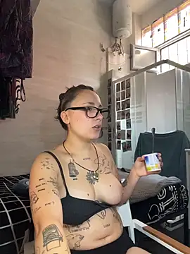 Snapshot of Hawitxui chatting on November 2, 2025, 11:37 am Hawitxui online show from November 2, 2025, 11:37 am