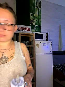 Snapshot of Hawitxui chatting on October 19, 2025, 7:55 am Hawitxui online show from October 19, 2025, 7:55 am