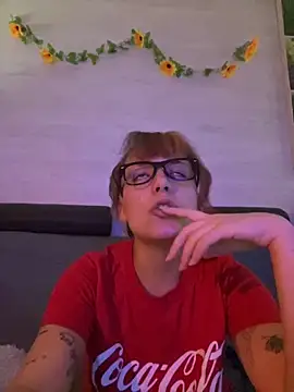 Snapshot of Hawitxui chatting on September 15, 2025, 5:35 pm Hawitxui online show from September 15, 2025, 5:35 pm