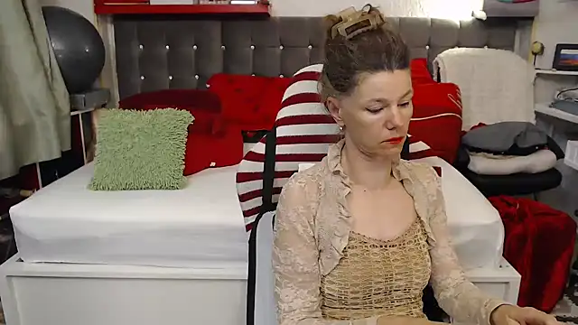 kellyterapy online show from May 18, 2026, 2:23 am