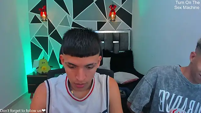 Snapshot of Juan_Nd_Steven chatting on April 22, 2026, 1:23 am Juan Nd Steven online show from April 22, 2026, 1:23 am