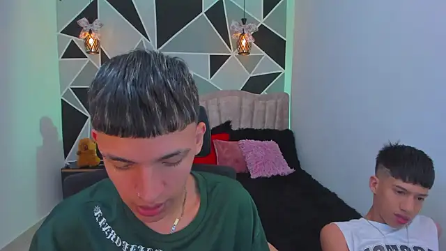 Snapshot of Juan_Nd_Steven chatting on January 16, 2026, 3:43 am Juan Nd Steven online show from January 16, 2026, 3:43 am