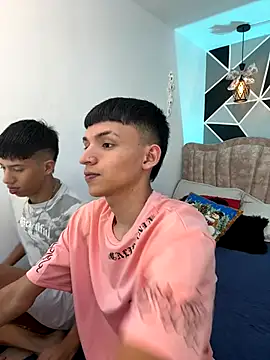 Snapshot of Juan_Nd_Steven chatting on December 18, 2025, 4:17 am Juan Nd Steven online show from December 18, 2025, 4:17 am