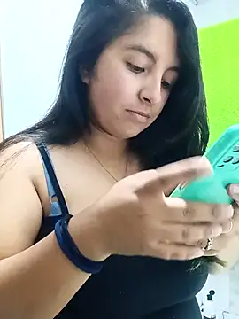 Snapshot of _Angelinaandrade_ chatting on December 2, 2025, 12:44 am Angelinaandrade online show from December 2, 2025, 12:44 am