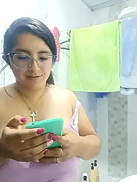 Snapshot of _Angelinaandrade_ chatting on January 10, 2026, 12:50 am Angelinaandrade online show from January 10, 2026, 12:50 am