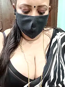 ashikaa r online show from December 16, 2025, 8:24 pm