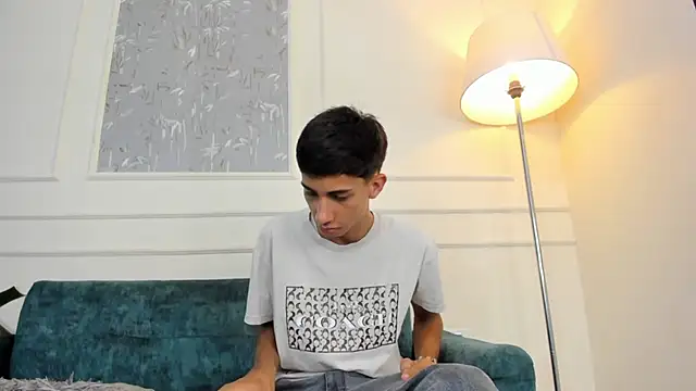 Snapshot of Lucian_Davi chatting on October 6, 2025, 12:17 pm Lucian Davi online show from October 6, 2025, 12:17 pm