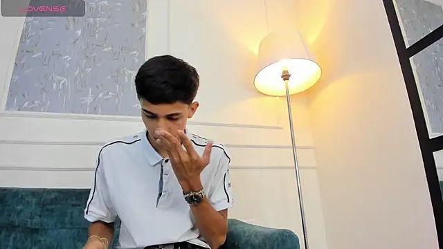 Snapshot of Lucian_Davi chatting on October 4, 2025, 12:17 pm Lucian Davi online show from October 4, 2025, 12:17 pm