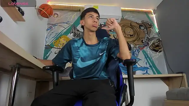 Snapshot of Lucian_Davi chatting on October 8, 2025, 4:08 pm Lucian Davi online show from October 8, 2025, 4:08 pm