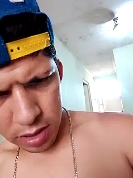 Snapshot of Alonsomadeira chatting on May 25, 2026, 8:07 pm Alonsomadeira online show from May 25, 2026, 8:07 pm