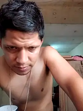 Snapshot of Alonsomadeira chatting on May 28, 2026, 3:40 pm Alonsomadeira online show from May 28, 2026, 3:40 pm