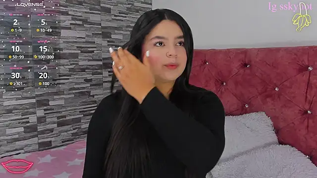 skyhotgirll online show from October 4, 2025, 8:05 am