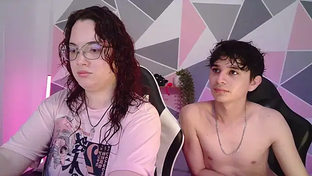 AndrewAnndCherry online show from June 5, 2026, 12:37 am