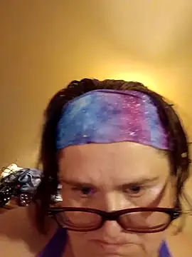 Snapshot of mcv131985 chatting on October 15, 2025, 3:16 am mcv131985 online show from October 15, 2025, 3:16 am