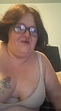 Snapshot of mcv131985 chatting on March 8, 2025, 5:17 am mcv131985 online show from March 8, 2025, 5:17 am