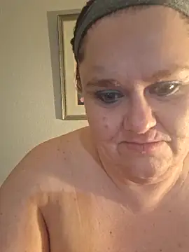 Snapshot of mcv131985 chatting on March 20, 2025, 3:45 am mcv131985 online show from March 20, 2025, 3:45 am