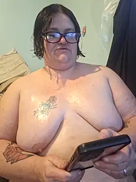 Snapshot of mcv131985 chatting on March 8, 2025, 10:24 pm mcv131985 online show from March 8, 2025, 10:24 pm