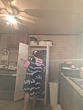 Snapshot of mcv131985 chatting on February 2, 2026, 11:48 pm mcv131985 online show from February 2, 2026, 11:48 pm