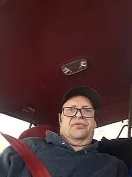 Snapshot of mcv131985 chatting on March 15, 2025, 8:21 pm mcv131985 online show from March 15, 2025, 8:21 pm