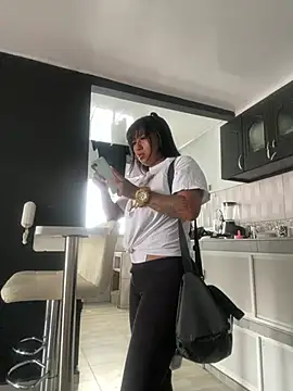 Snapshot of luisa16xxx chatting on March 12, 2025, 9:24 pm luisa16xxx online show from March 12, 2025, 9:24 pm