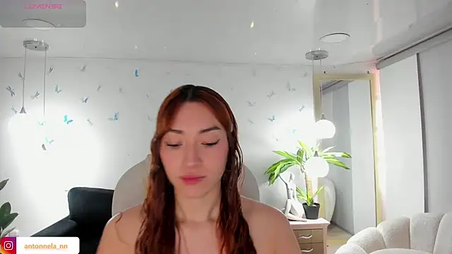 Snapshot of _Antonnela_ chatting on February 24, 2026, 2:07 pm Antonnela online show from February 24, 2026, 2:07 pm