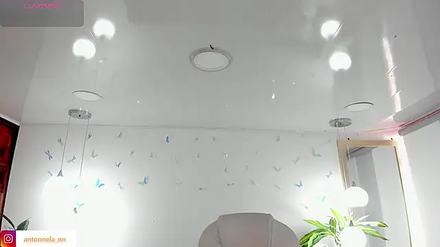 Snapshot of _Antonnela_ chatting on February 22, 2026, 2:41 pm Antonnela online show from February 22, 2026, 2:41 pm